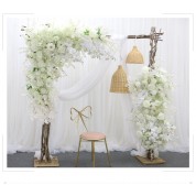 Glamorous Gold And White Wedding Decor