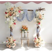 Horizontal Lie Design Flower Arrangement