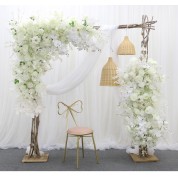 Glamorous Gold And White Wedding Decor