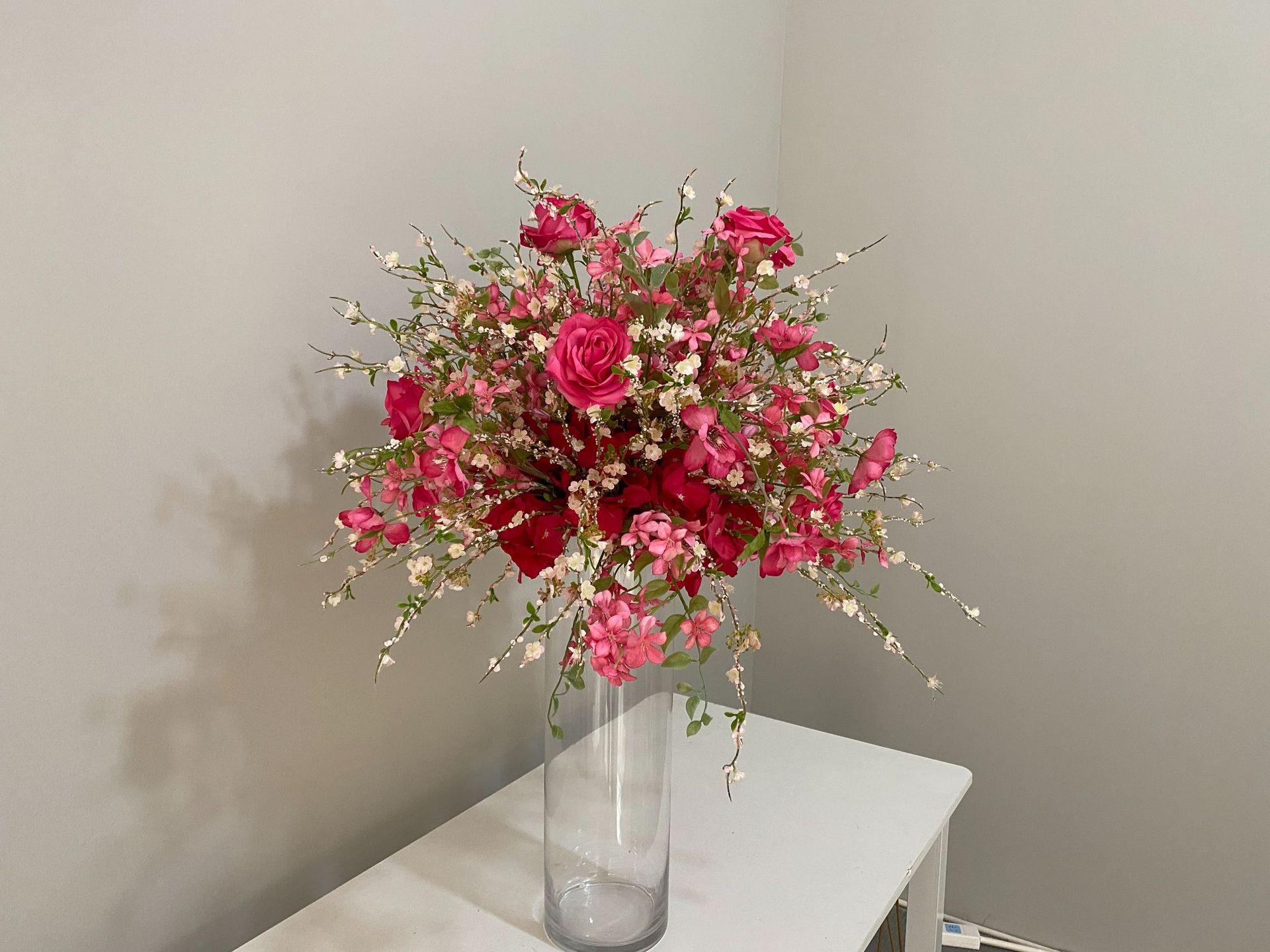 flower arrangements in tall vase10