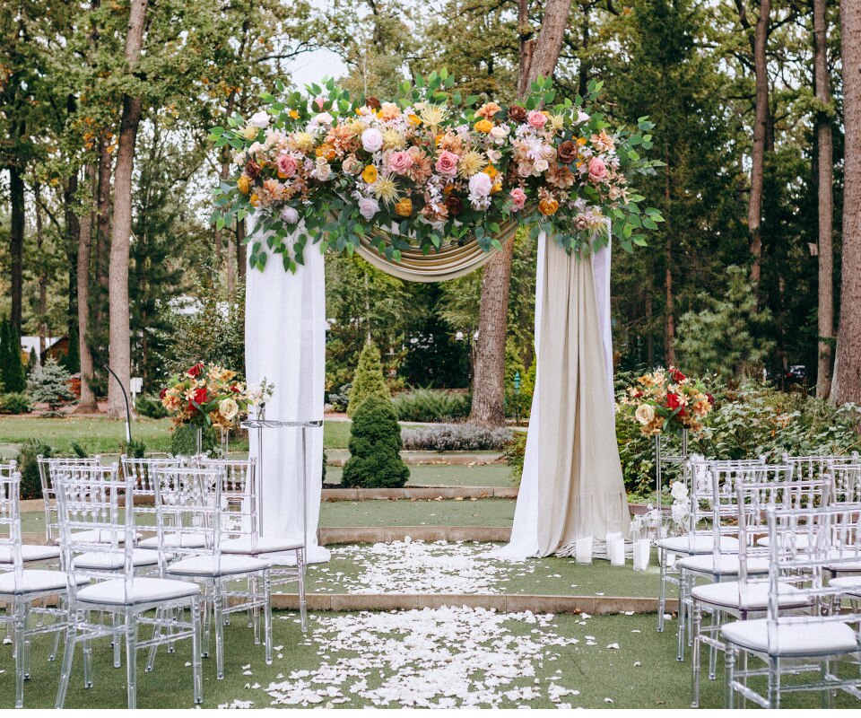 tablecloth with table runner